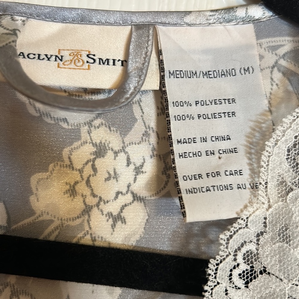 House robe - Picture 2 of 4